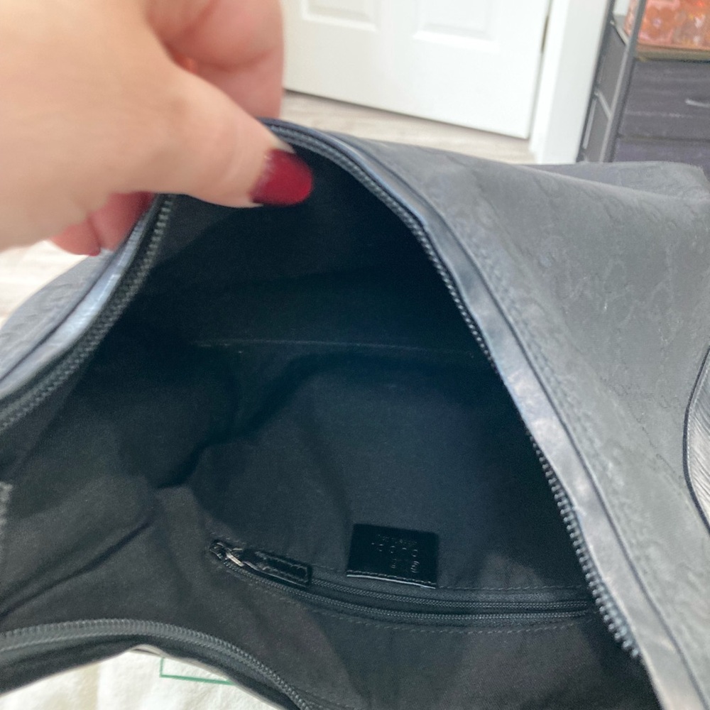 Pre-loved Gucci Black GG Canvas Shoulder Handbag - Picture 8 of 12